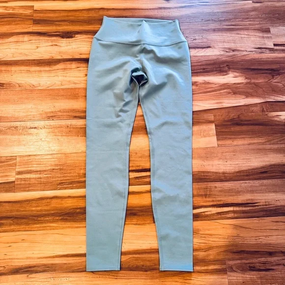 Alo Yoga Airbrush 7/8 High-Waist Leggings Botanical Green Size Medium NWOT - Picture 4 of 8